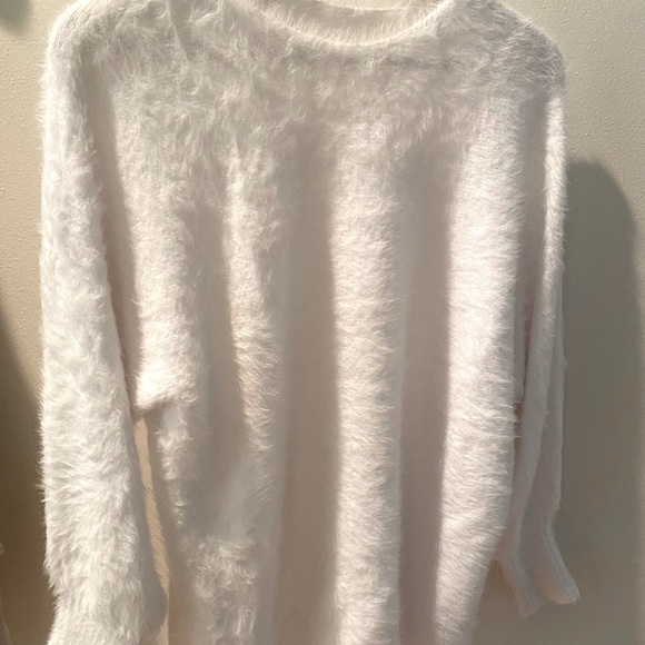 Fuzzy white sweater. Size medium. - Picture 2 of 3